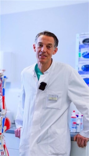 Dr. med. Patrick Löhr, Chefarzt der Orthopädie und Unfallchirurgie des Evang. Klinikums Westerwald (EKW), Leiter des zertifizierten Endoprothetikzentrums der Maximalversorgung (EPZ max.).  Foto: Anja Nassen