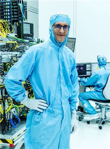 Dr. rer. nat. Michael Kösters im Labor. Copyright: foto ansgar pudenz