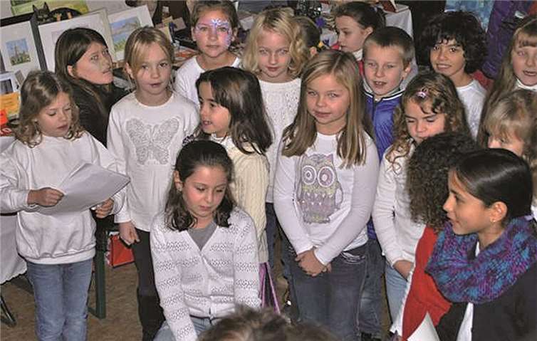 Drangvolle Enge herrschte zur Freude der Veranstalter im Villiper Jugendhaus. privat