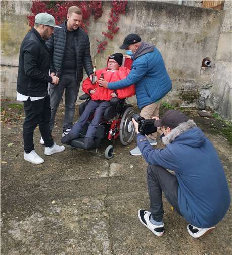 Dreharbeiten zum Musikvideo des Songs „24 Zoll“.