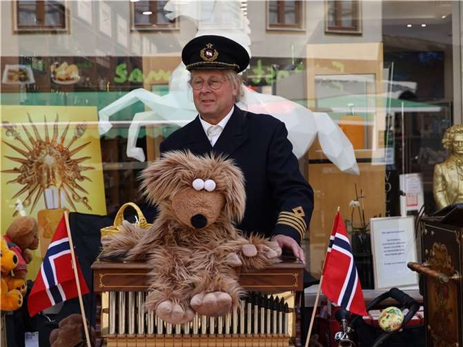 Drehorgelklänge erklingen auf dem Burgplatz Linz. Foto: JS
