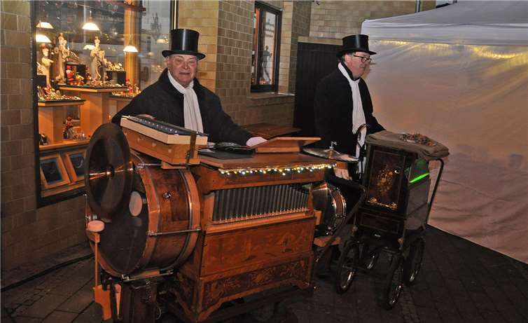 Drehorgelspieler sorgten für Unterhaltung.