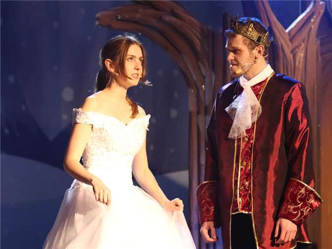 Drei Haselnüsse für Aschenbrödel - Das zauberhafte Weihnachtsmärchen für die ganze Familie. Quelle: why not!? events + kommunikation