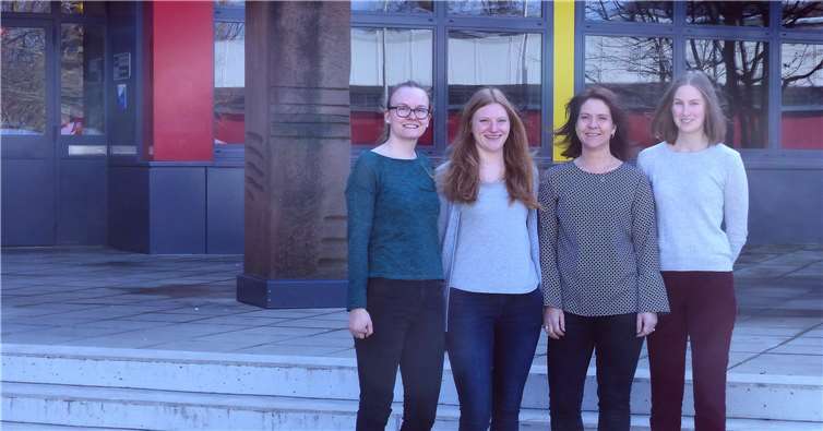 KSG Chemikerinen unter den 15 Besten des Landes Drei Schülerinnen des KSG werden für Ihre Leistungen belohnt und dürfen neue Bereiche in der Chemie kennenlernen. Foto: Kurfürst-Salentin-Gymnasium