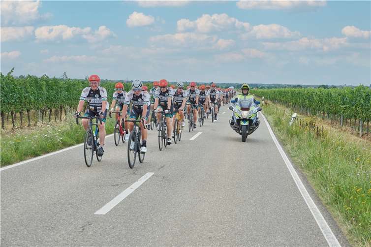 Drei Tage lang radelte die Gruppe für den guten Zweck durch die Pfalz. Foto: VOR-TOUR der Hoffnung e.V.