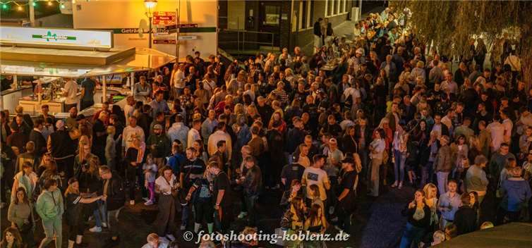 Drei Tage lang verwandelte sich der Festplatz in ein lebendiges Zentrum, in dem Jung und Alt gemeinsam feierten, lachten und genossen.