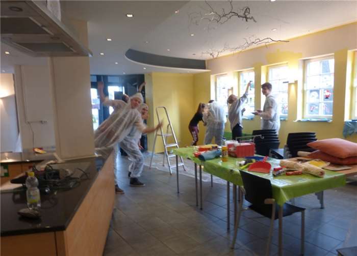 Drei Tage übernahmen die Jugendlichen in Eigenregie die Renovierungsarbeiten im LIVE.privat