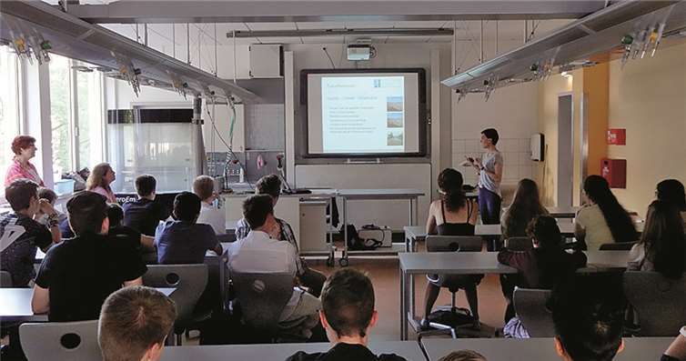 Drei Vertreter stellten das Angebot an der Hochschule Koblenz vor.  Privat