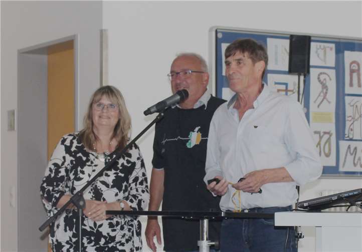 Drei engagierte Kollegen wurden in der Feierstunde der Realschule plus und FOS Untermosel in den Ruhestand verabschiedet: Ulrike Schubach-Kirchwehm, Georg Schneider und Werner Thelen. Foto: privat