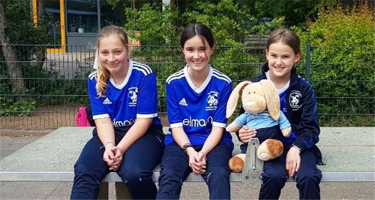 Drei glückliche Kreispokalsiegerinnen des TTC. Foto: TTC Buschhoven