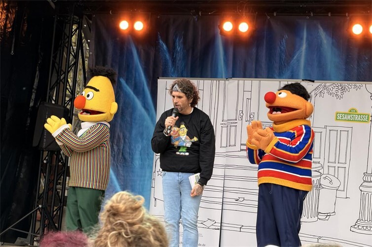 Dreimal konnten die kleinen und großen Gäste die Sesamstraßen-Bühnenshow erleben.
