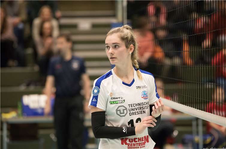 Dresden sorgt als zertifiziertes Ausbildungszentrum dafür, dass die besten weiblichen Volleyball-Talente auf den Weg gebracht werden. Nun wechselt ein VCO-Talent in die Deichstadt: Meghan Barthel verstärkt die Deichstadtvolleys in der kommenden Saison als Zuspielerin. Foto: Patrick Schrepf.