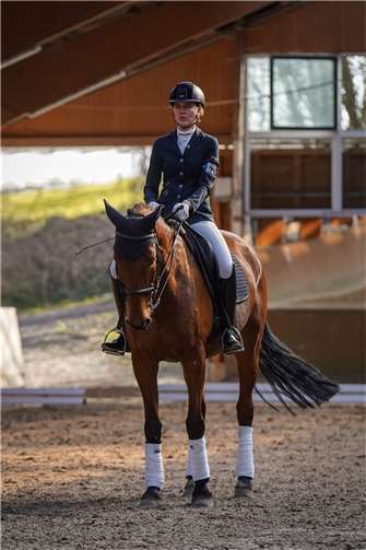 Dressursiegerin Katharina Brünker. Foto: Finja Liedtke