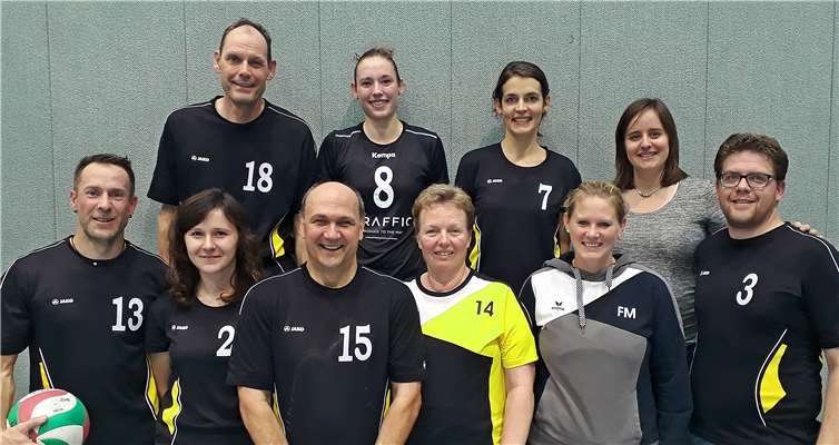Dritter Platz am zweiten Spieltag: Das Mixed Volleyball-Team feierte ein gelungenes Comeback.privat