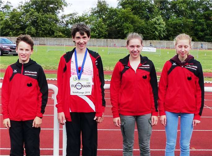 Ds 800m-Läuferquartett des TV Cochem ; v.l. Mathis Mohr, Tim Fuhrmann, Sarah Gräf, Lana Sophie Göbel. Foto:
