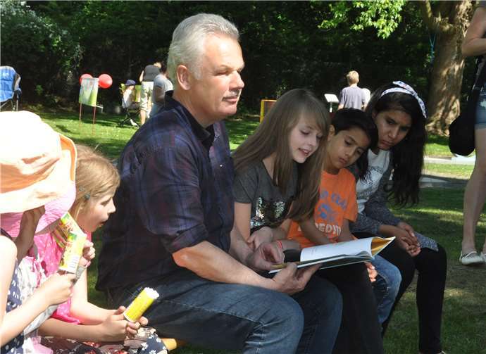 Duettlesen mit dem Bürgermeister.