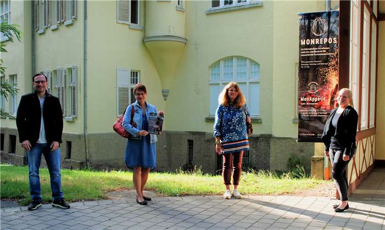 Durch Kooperation zur erfolgreichen Projektförderung. Von links nach rechts: Museumsleiter Dr. Frank Moseler, Schulleiterin Andrea Winkelmann, Andrea Oosterdyk und Laura Schaaf vom Bildungsbüro des Landkreises.Quelle: Kreisverwaltung
