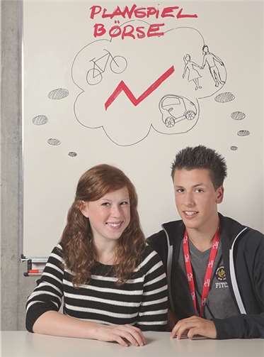 Durch das Planspiel lernen die Schülerinnen und Schüler das Börsengeschehen besser kennen.privat