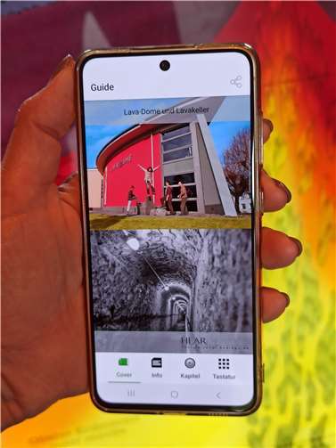 Durch das neue App basierte Angebot wird das optische Erlebnis auch in englischer, französischer und niederländischer Sprache erlebbar gemacht. Foto: Lava-Dome