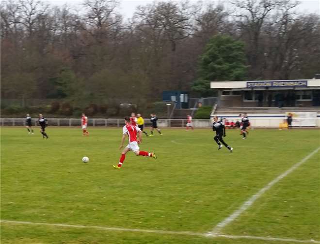 Durch den 4:0-Sieg sicherten sich die B-Junioren die Herbstmeisterschaft. privat