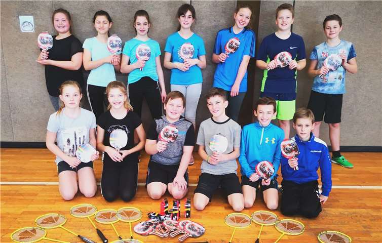 Durch die Anschaffung der Badminton- und Tischtennisschläger kann der Badmintonunterricht weitergeführt und der Tischtennisunterricht etabliert werden.Foto: privat
