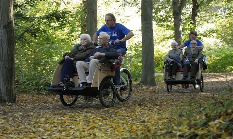Durch die Ehrenamtler auf ihren Rikschas können nun auch die Senioren wieder die Freiheit des Fahrradfahrens spüren.privat