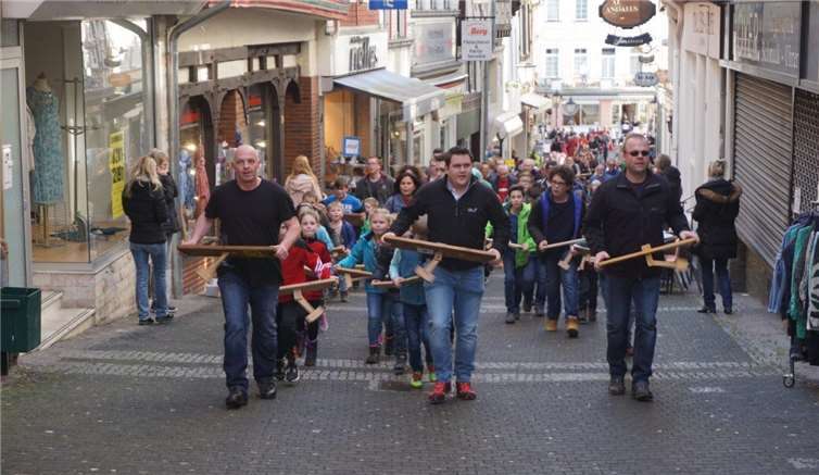 Durch die Rheinstraße führte der Weg hinauf zum Marktplatz.