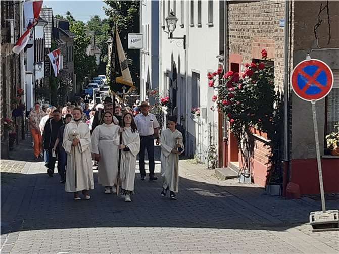 Durch die Straßen Münstermaifelds ging der Fronleichnamszug. Fotos: privat