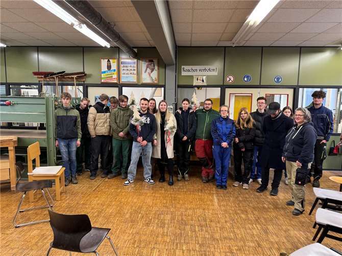 Durch die Weihnachtsaktion von Niesmann+Bischoff konnten insgesamt 42 Wünsche der Jugendliche des Jugendhilfezentrums Bernardshof erfüllen.  Foto: privat