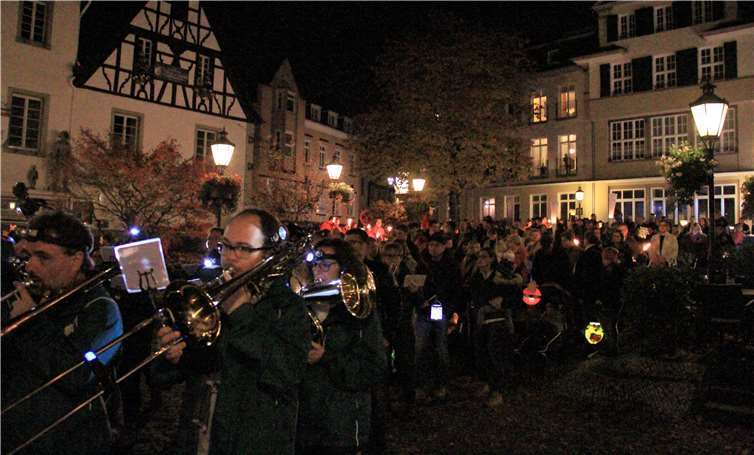 Durch die ganze Altstadt führte der Linzer Martinszug.