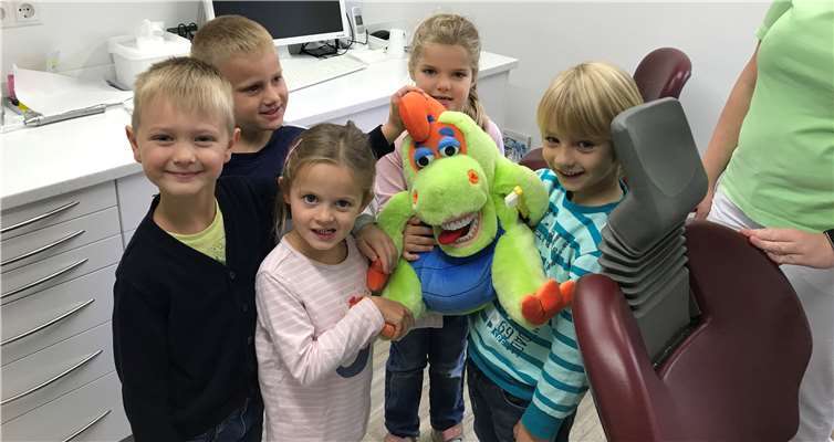 Durch die vielen positiven Eindrücke gestärkt, gehen die Kinder vielleicht beim nächsten Prophylaxe-Termin neugierig und ohne Angst zum Zahnarzt. Fotos: privat