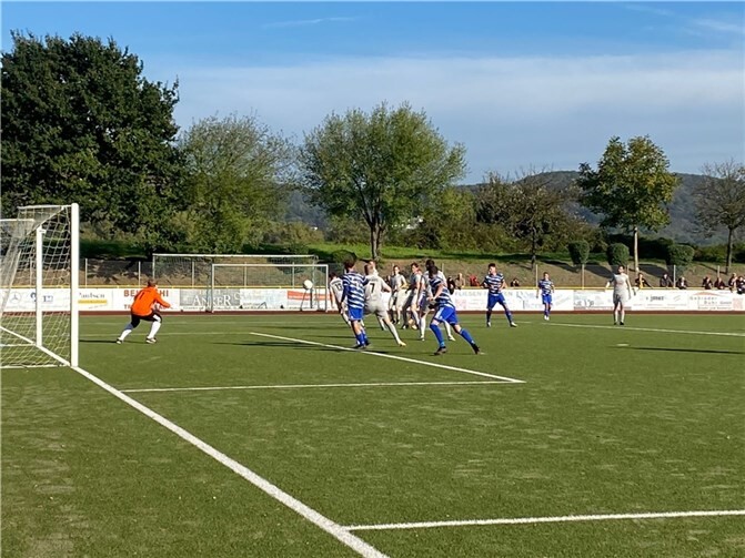 Durch unnötige Fehler im Spielaufbau musste der Torwart so manche Spielsituation retten. Foto: privat