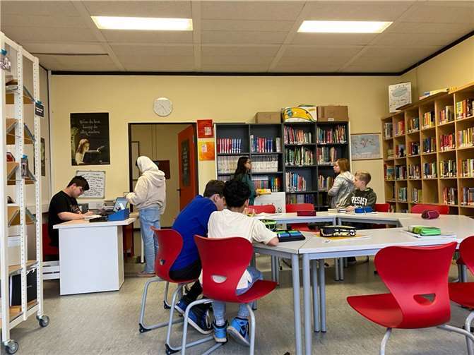 Durch verschiedene Aktionen wurden die Schülerinnen und Schüler angeregt, sich aktiv mit Literatur auseinanderzusetzen.  Foto: IRSP