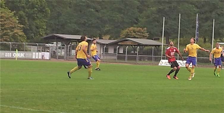 Durch viele verlorene Zweikämpfe errang der FSV immer mehr an Boden und überlistete die Abwehr mit pfeilschnellem Flügelspiel. privat