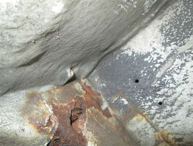 Durchrostungen an den Rahmenteilen. Fotos: Polizei