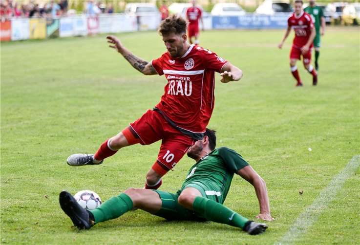 Durchschlagskraft, wie hier beim Mülheimer Spiel gegen Rot-Weiß Koblenz, braucht das Team der SG 2000 auch in der kommenden Saison in der Rheinlandliga.Foto: TH