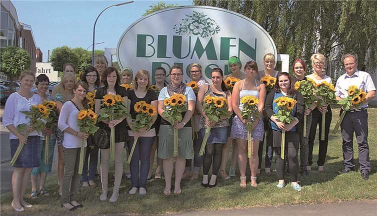 Durchstarten in die Berufswelt: Die 31 Floristinnen haben ihre Ausbildung mit Bravour bestanden. privat