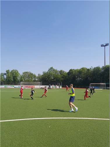 E-Jugend Spiele und Jugendschiedsrichter.