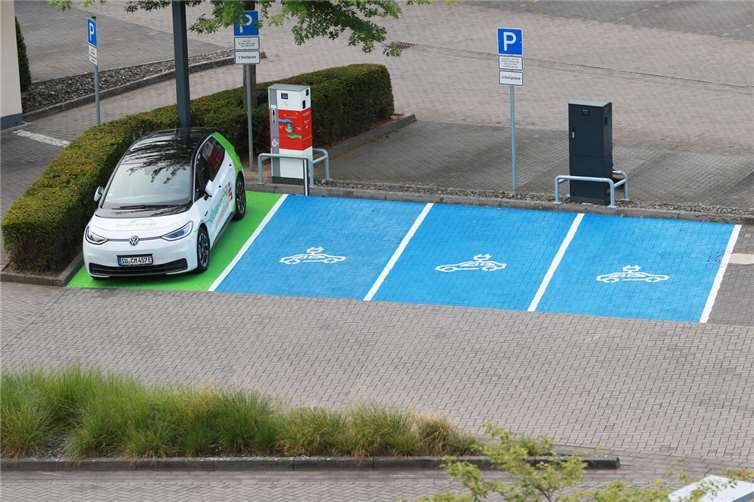 E-Ladeplätze in Ahrweiler. Foto: Marco Seydel – Kreissparkasse Ahrweiler