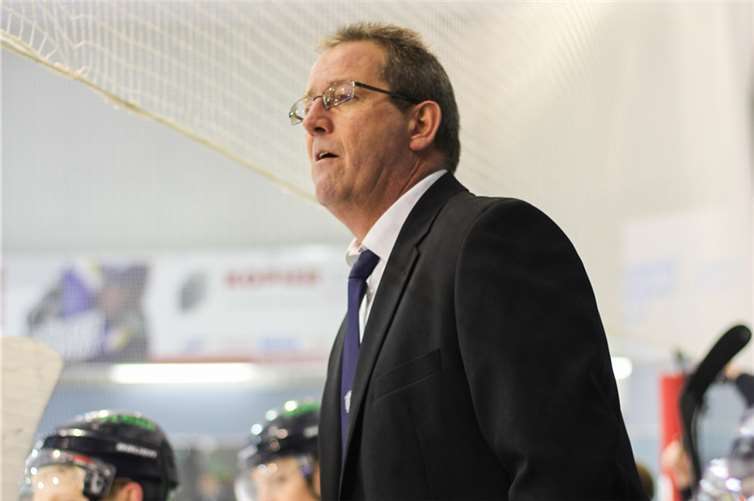 EHC-Trainer Arno Lörsch.  fischkoppMedien