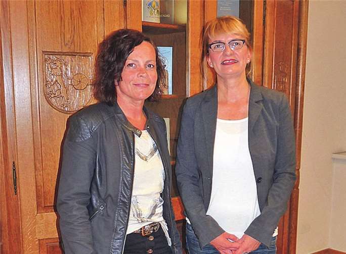 Ebenso wie die Schulsozialarbeiterin Margot Derlien -links- stellte sich auch die neue Leiterin der Betreuenden Grundschule Mendig, Annette Borgert-Kaiser, dem Verbandsgemeinderat vor. -SF-