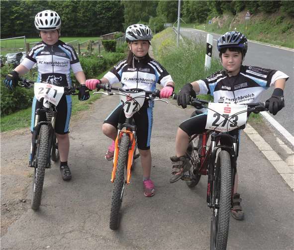 Ebenso wie die elfjährigen Zwillingsbrüder Jonas und Leon freute sich auch ihre achtjährige Schwester Sarah, die schon viele Siege errungen hat, auf das Kinderrennen.