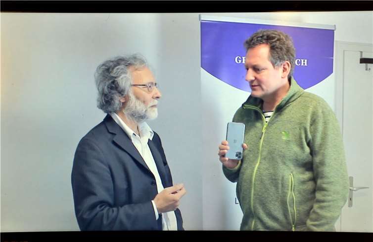 Eckart von Hirschhausen (r) im Gespräch mit Christoph Bals.