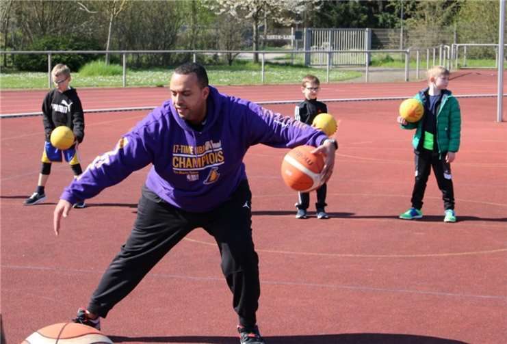 Ed Taylor leitet das Sommercamp.