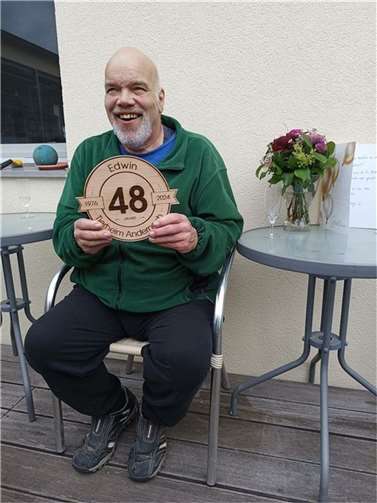 Eddy Schmitt, die gute Seele des Tierheims Andernach hatte am Wochenende im Kreis des Teams und des Vorstandes des Tierschutzvereins Andernach u.U.e.V. einen ganz besonderen Tag zu feiern. Foto: privat