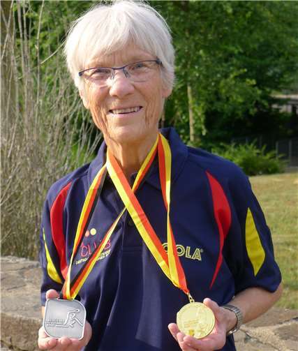 Edelmetall für Heidi Wunner: Silber bei den Deutschen Meisterschaften im Mixed, Gold im Einzel bei den Internationalen Stadtmeisterschaften in Trier. Riddering