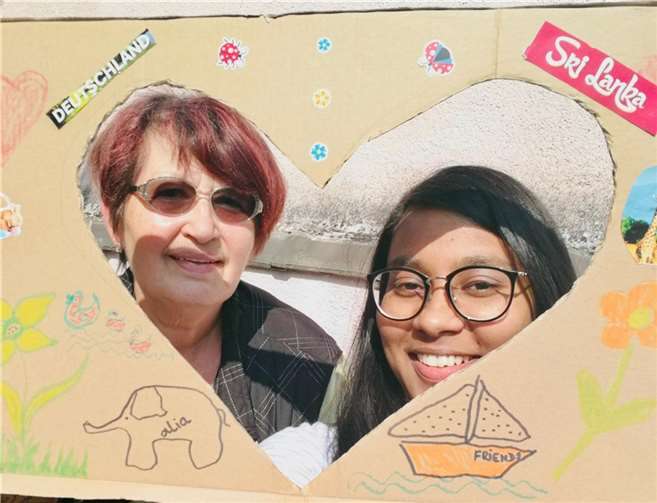 Edeltrud Pinger und Ridmi.Fotos: Privat