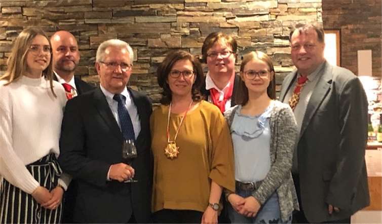 Edgar Flohe (3. v. l.) aus Walporzheim feierte seinen 70. Geburtstag. Foto: privat