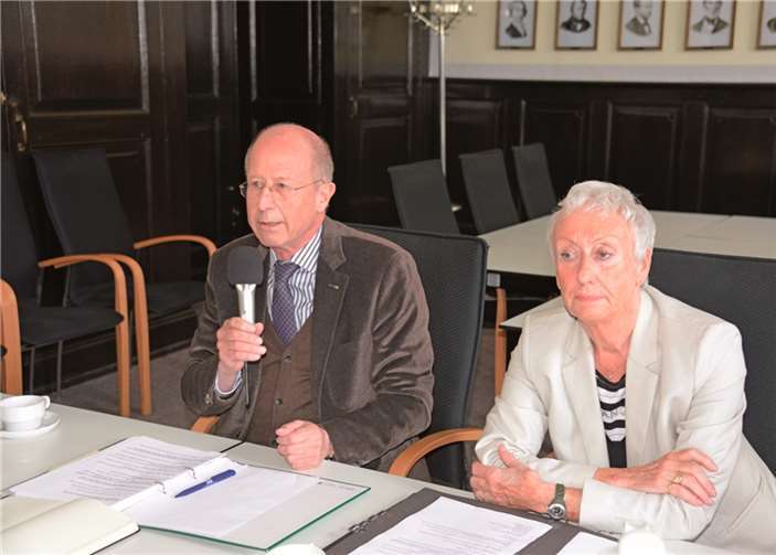 Edgar Kühlenthal referiert über seniorengerechtes Einkaufen.Privat