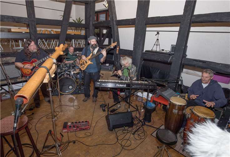 Edgar Türk, André Peiter, Maro Rech, Klaus Hauter und Uli Faust (v.l.) spielten Rhythmusjazz vom Feinsten im Köllenhof.